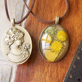 Reçine Preslenmiş Çiçek Kolyeler - Van Gogh Ayçiçeği