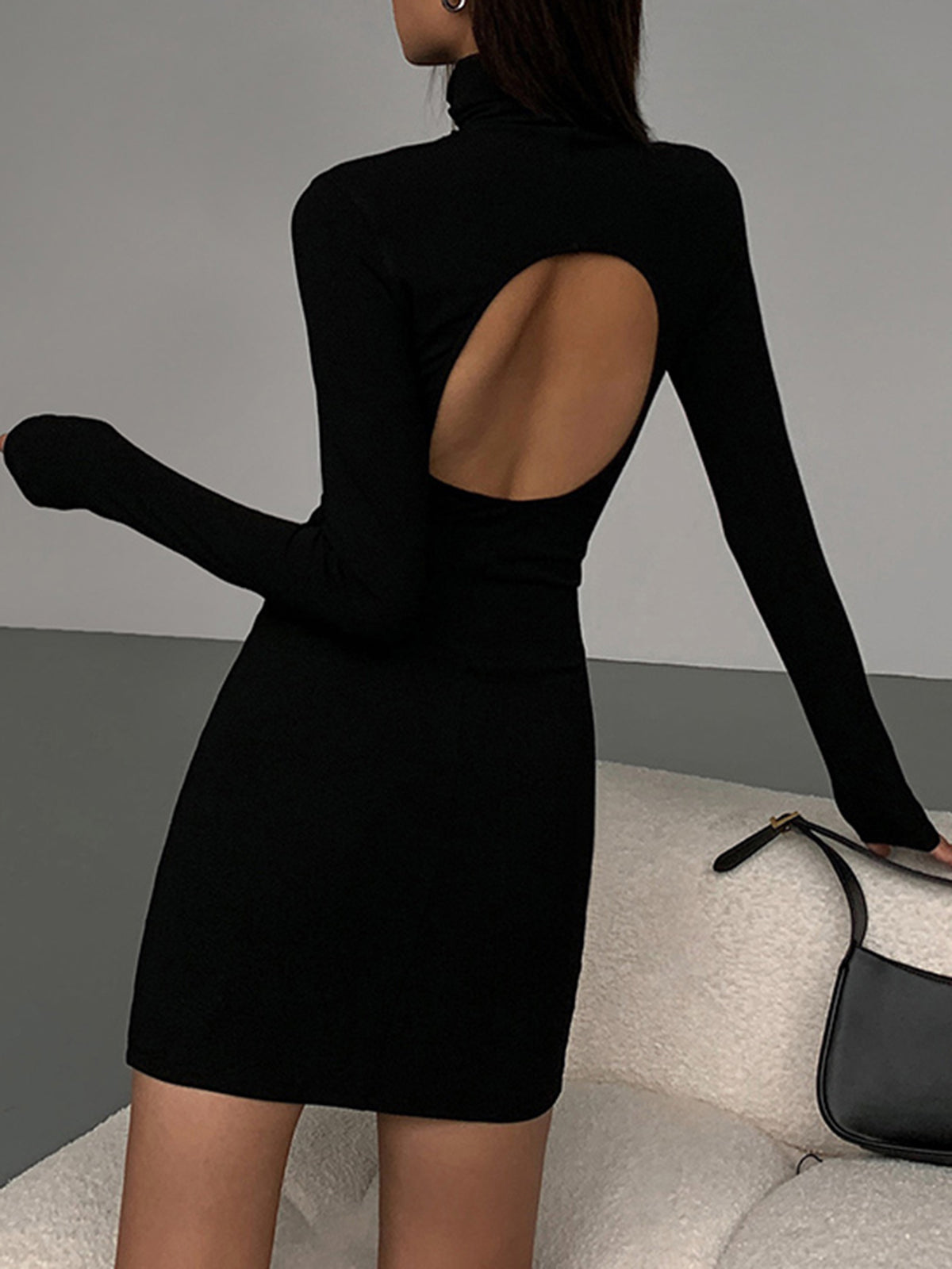 Turtleneck Açık Sırt Uzun Kollu Kısa Elbise