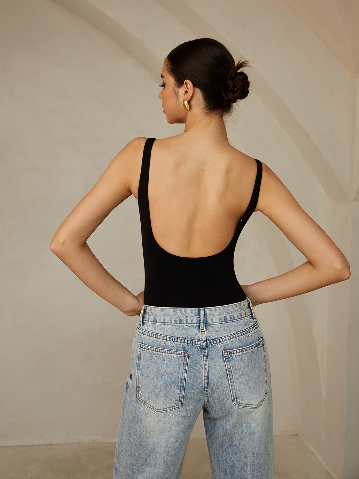 Sırt Açık Kolsuz Bodysuit