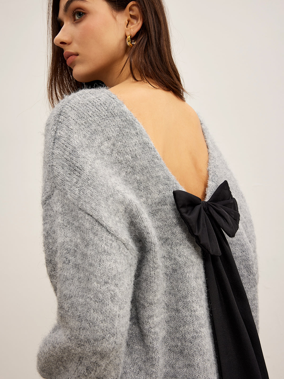 Sırtı Açık Fiyonklu Sweat