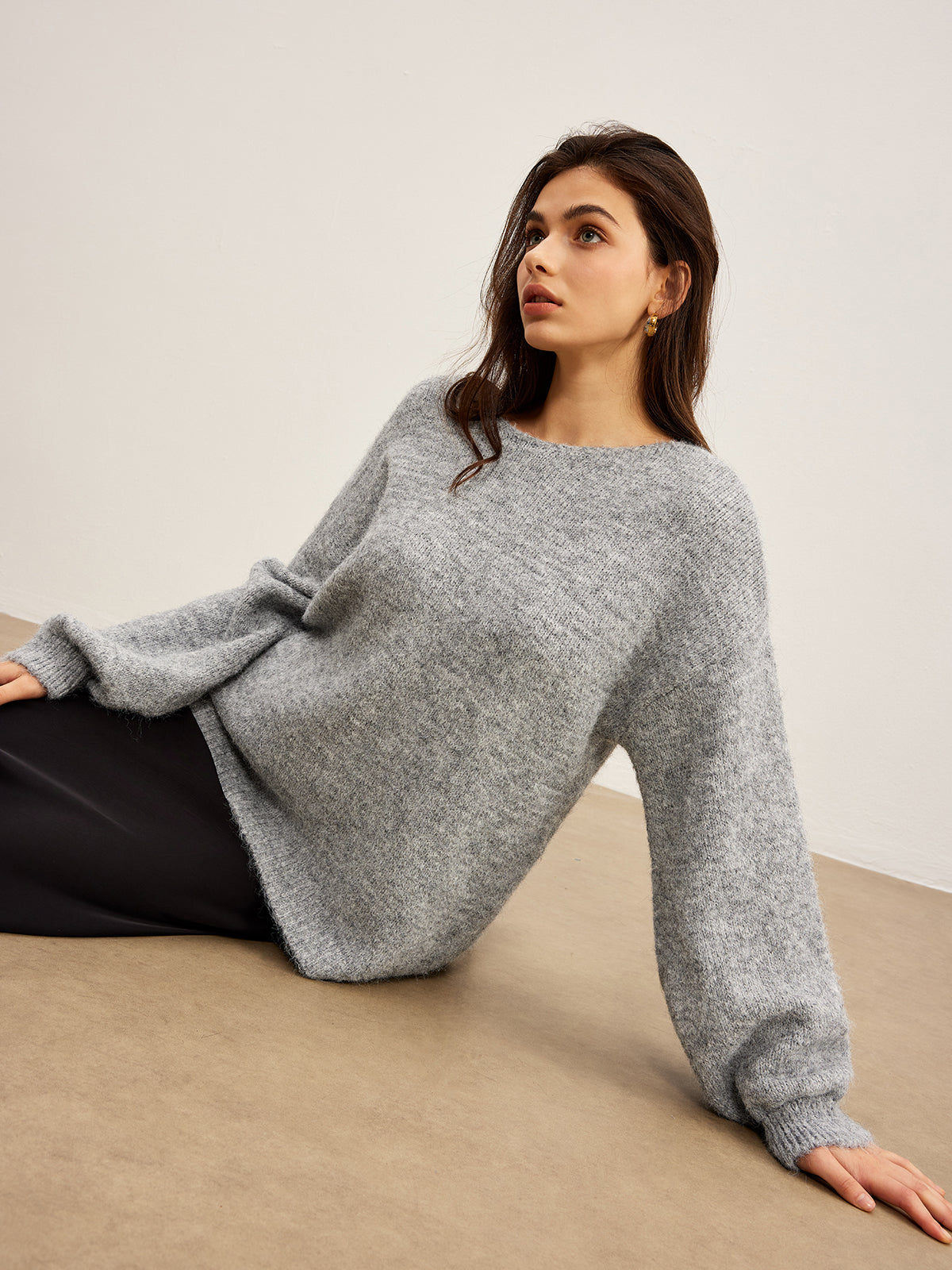 Sırtı Açık Fiyonklu Sweat