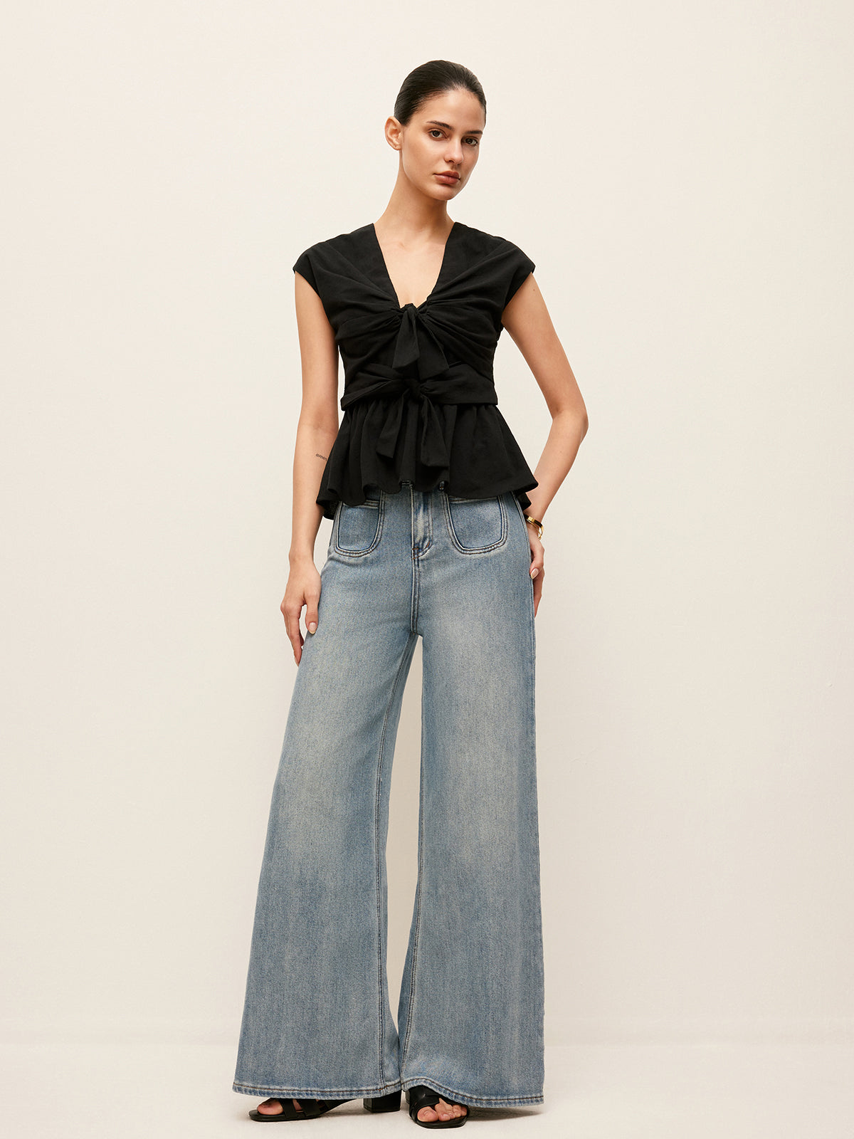 Bağcık Ön Detaylı Peplum Bluz