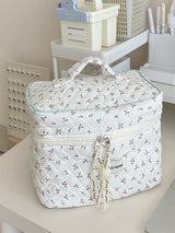 Taze ve Çiçekli Makyaj Çantası