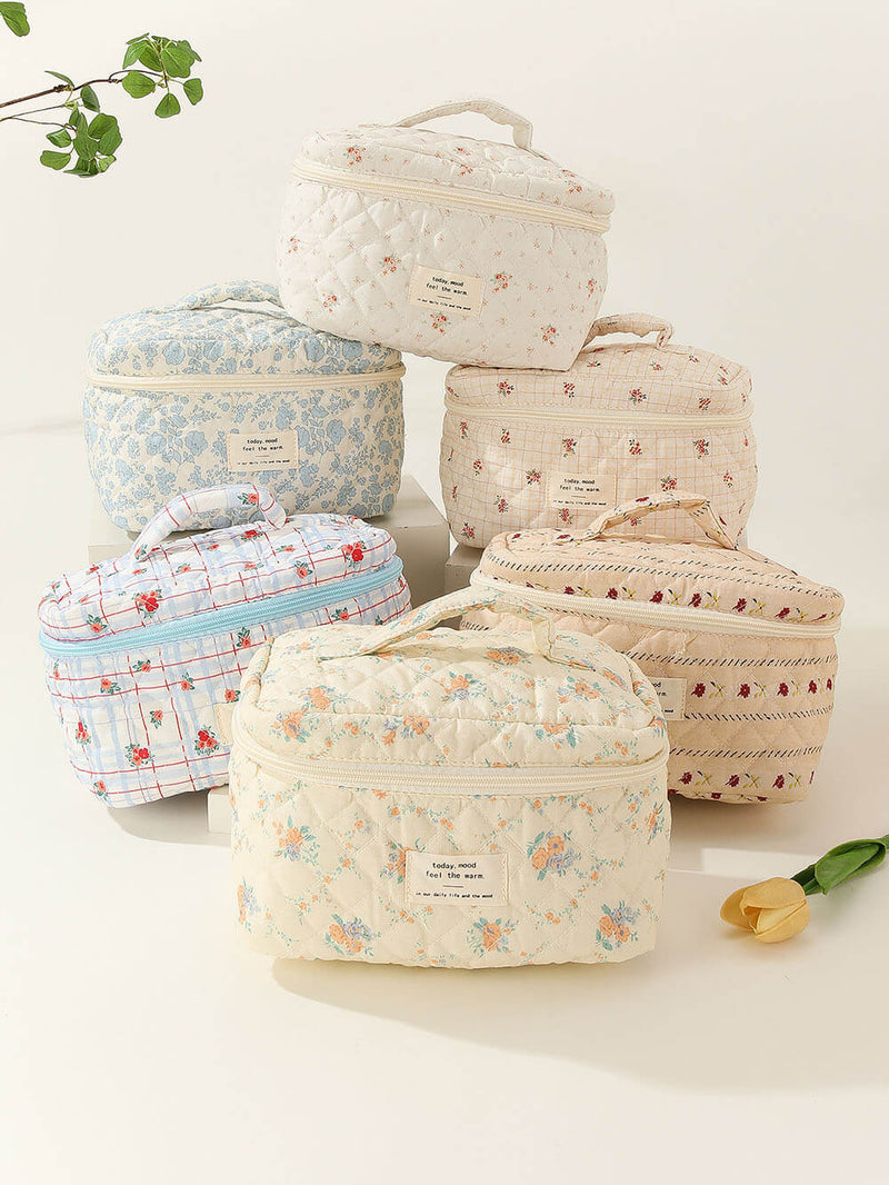 Basit Ve Çok Fonksiyonlu Makyaj Çantası