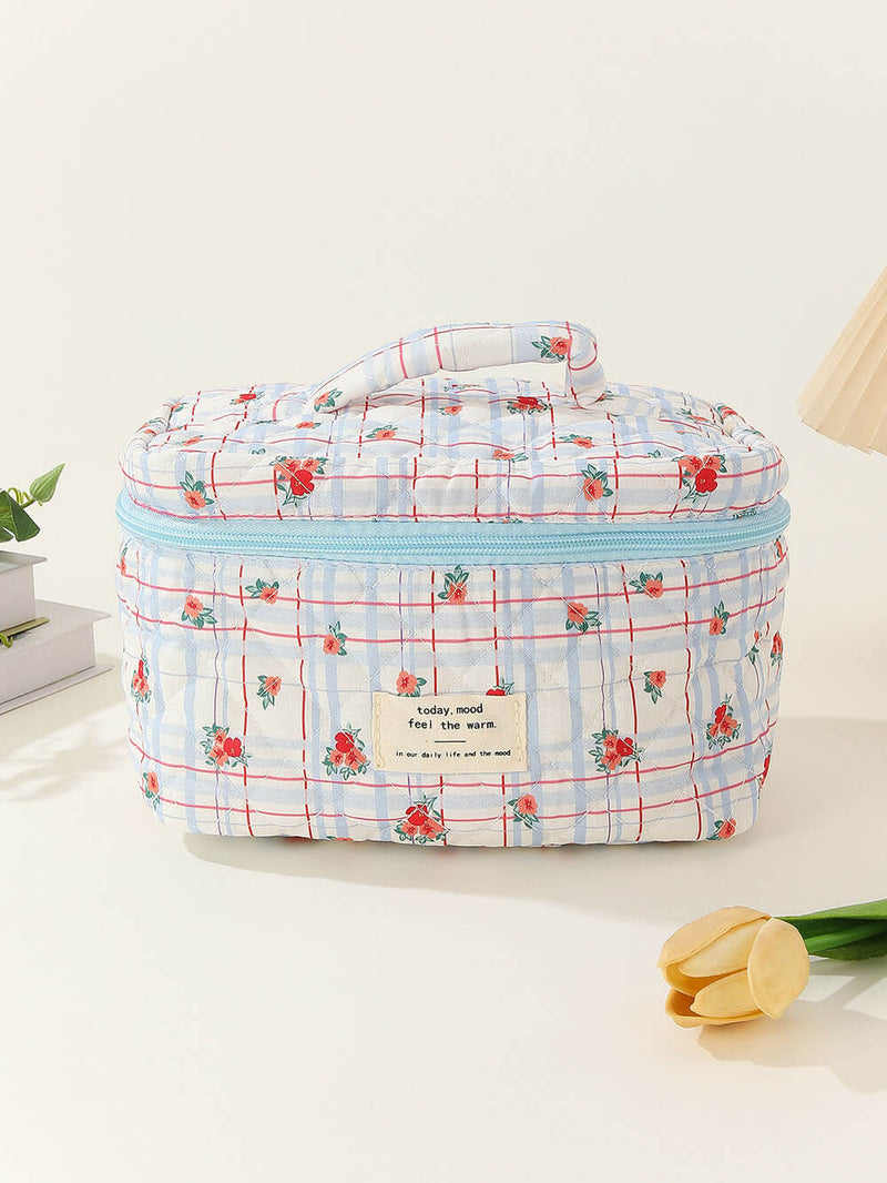 Basit Ve Çok Fonksiyonlu Makyaj Çantası