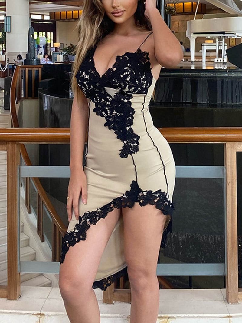 V Askılı Dantel Kalçayı Saran Kısa Elbise