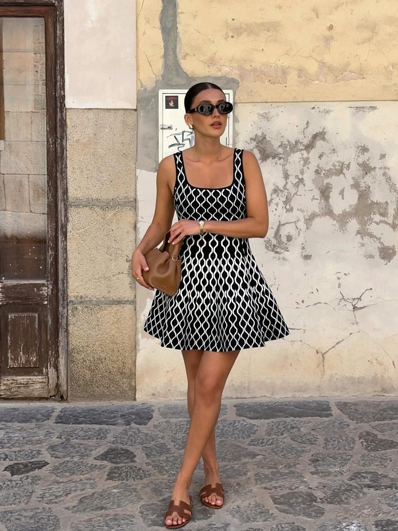 Dalga Çizgili Triko Elbise Açıklaması