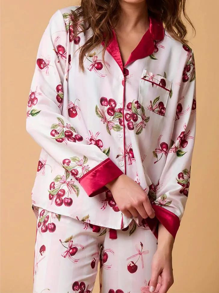 Açık pembe çizgili vişne desenli pijama takımı