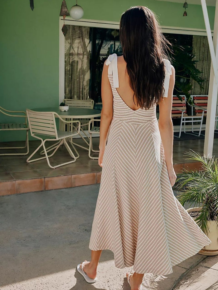 Diz üstü midi elbiseBağlantıyı kopyala (Kopyala)