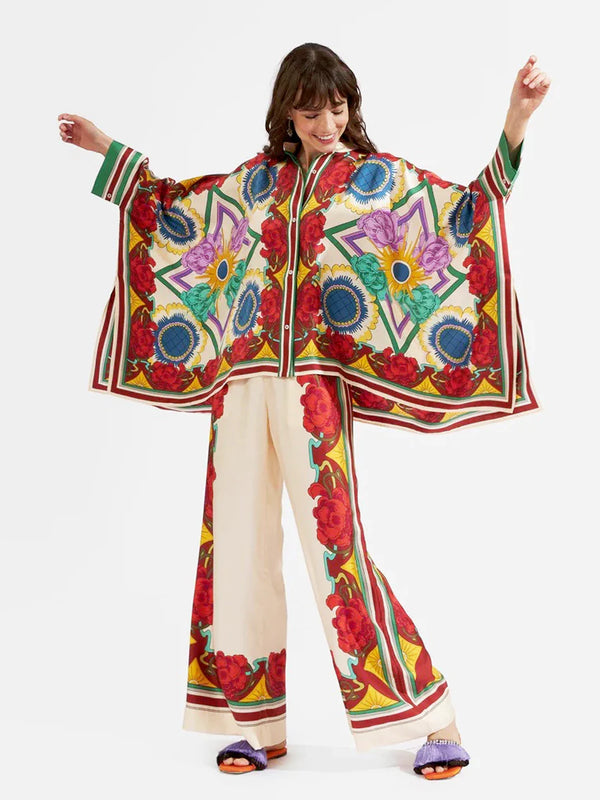 İnce Saten Çiçek Desenli Batwing Kol Pantolon Takım - Kırmızı çiçekler