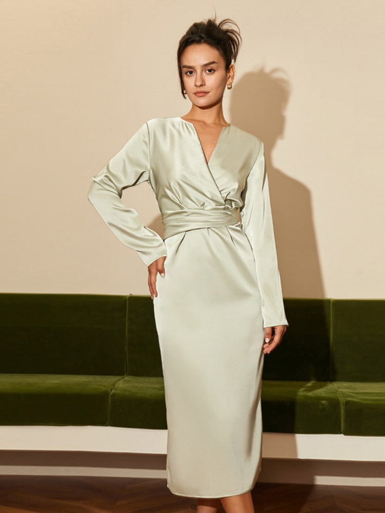 Diz üstü midi elbiseBağlantıyı kopyala (Kopyala)