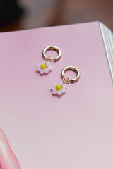 14 Ayar Altın Kaplama Papatya Gibi Şirin Küpe Açık Pembe