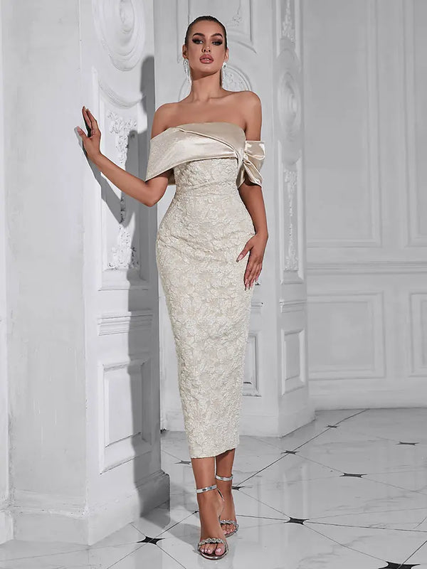 Askısız Sırt Yırtmaçlı Jakarlı Akşam Elbisesi