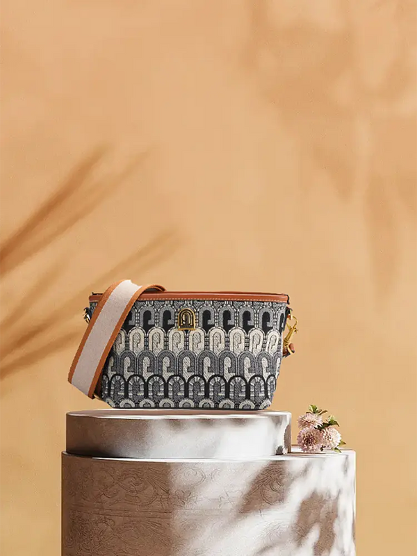 Street Style G-Jacquard Shoulder Bag