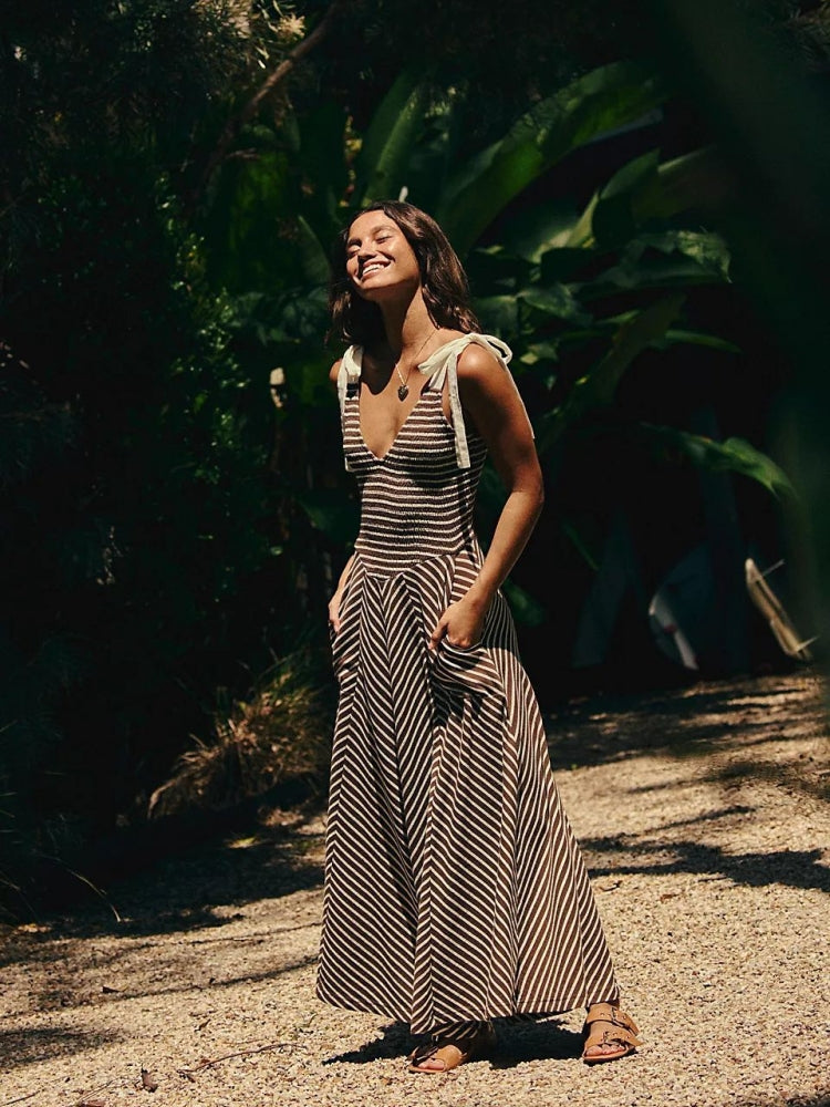 Diz üstü midi elbiseBağlantıyı kopyala (Kopyala)