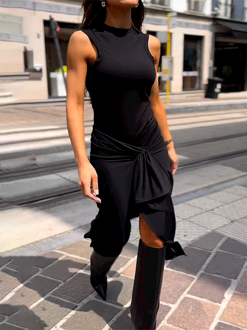 Yuvarlak Yaka Kolsuz Kravatlı Düz Renk Elbise