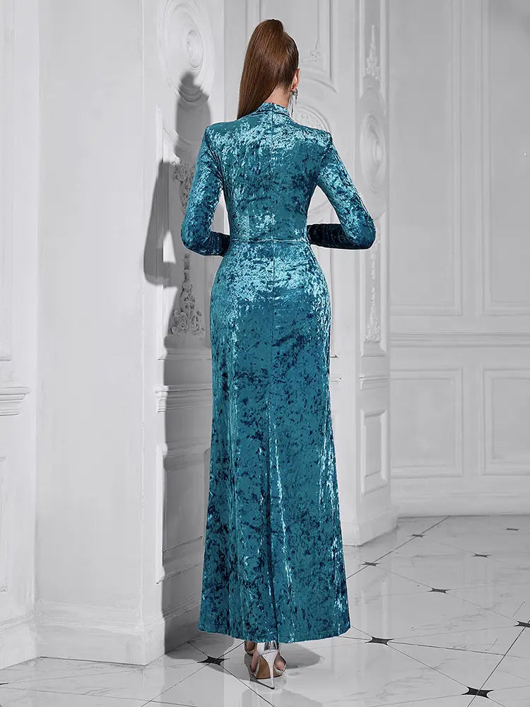 Minimalist Yüksek Yaka Yırtmaçlı Elbise