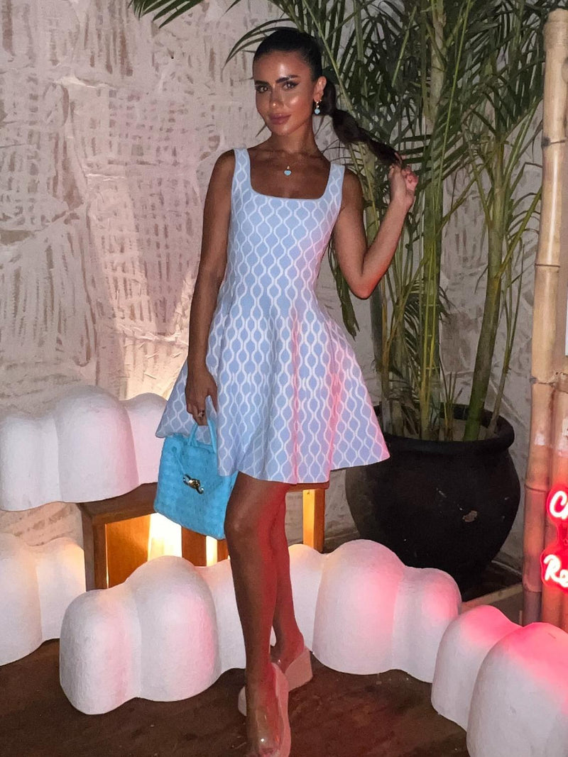 Dalga Çizgili Triko Elbise Açıklaması