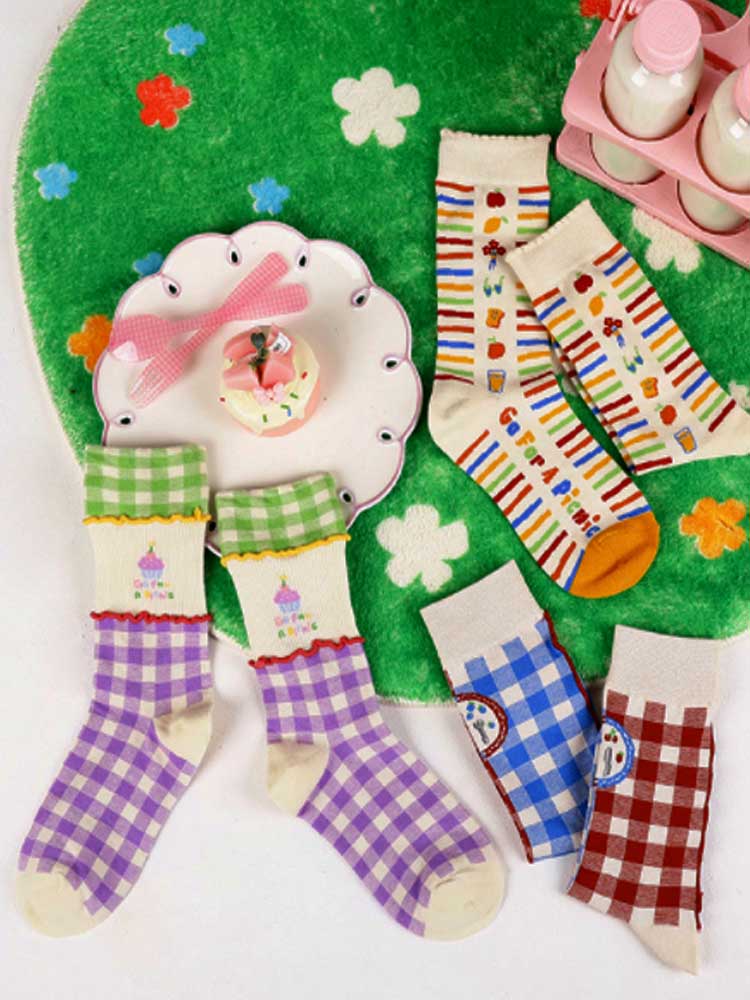 Sevimli Kolej Tarzı Çorap