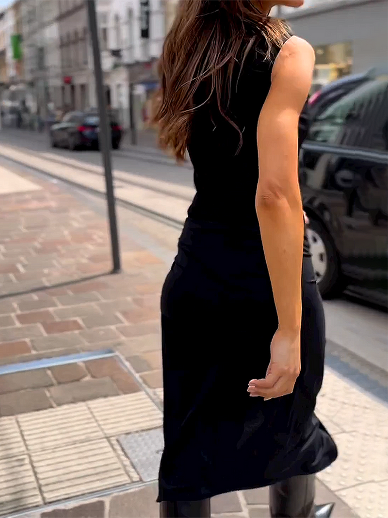 Yuvarlak Yaka Kolsuz Kravatlı Düz Renk Elbise