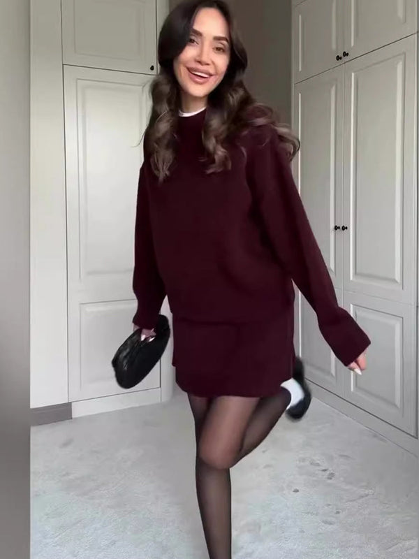 Düz Renk Örgü Kazak ve Mini Etek Takımı