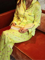 Floresan Yeşil Çiçekli Uzun Kollu Pijama Takımı