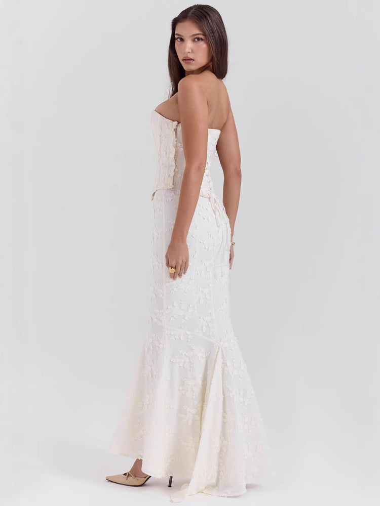 İşlemeli Omuzu Açık Sırtsız Bedene oturan Maxi Elbise