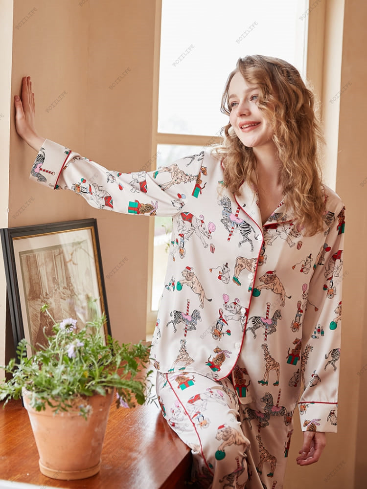 Sirk Desenli Buz İpeği Uzun Kollu Ev Giyimi Seti