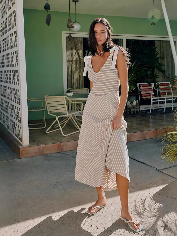 Diz üstü midi elbiseBağlantıyı kopyala (Kopyala)