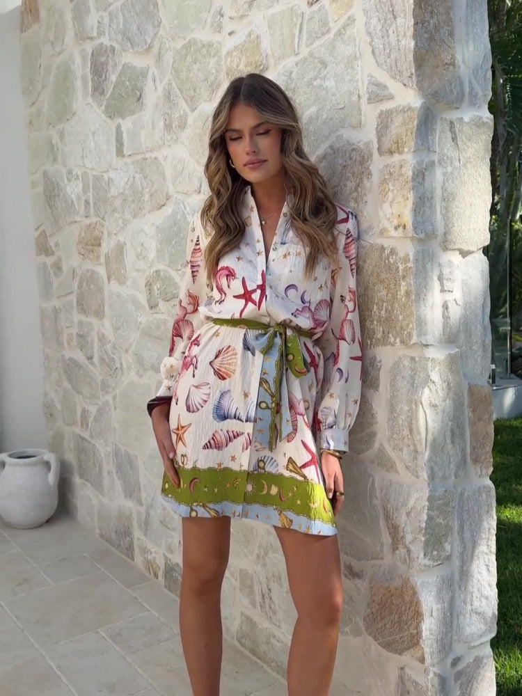 Sırtı Açık Vücuda Oturan Mini Elbiseler