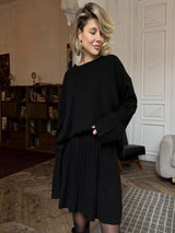 Düz Renk Kazak Yuvarlak Yaka Kazak ve Pileli Etek Takımı