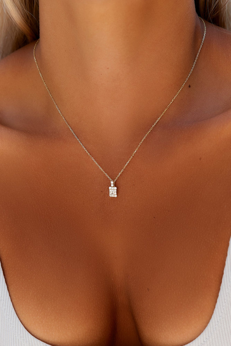 24 Ayar Altın Kaplama Damlayan İncelikli Kolye