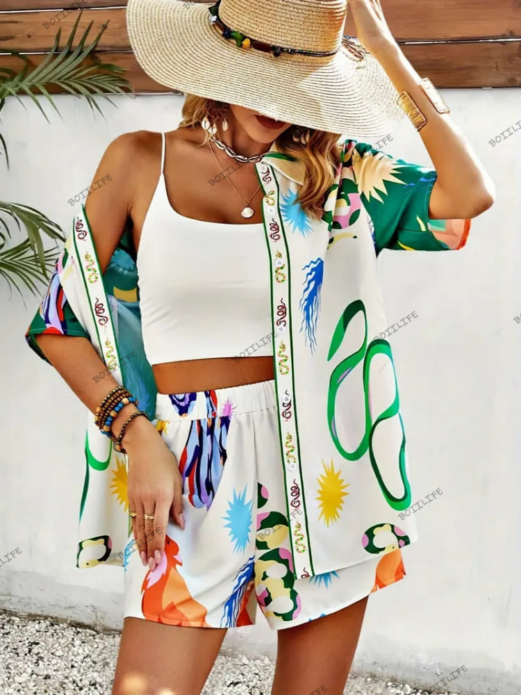 Modaya Uygun Çiçek Desenli Günlük Hırka ve Şort Takımı