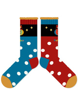 Baldır Çoraplı Sevimli Çizgi Çizimi