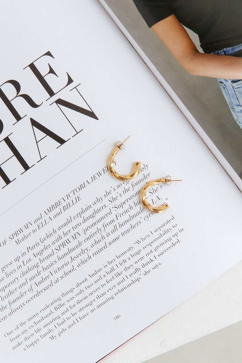 18 Ayar Altın Kaplama Göz Alıcı Küpe Altın