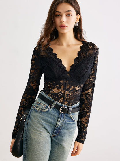 Dalgalı Kenar Dantel Panelli Bodysuit
