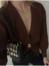 V Yaka Düğmeli Hırka