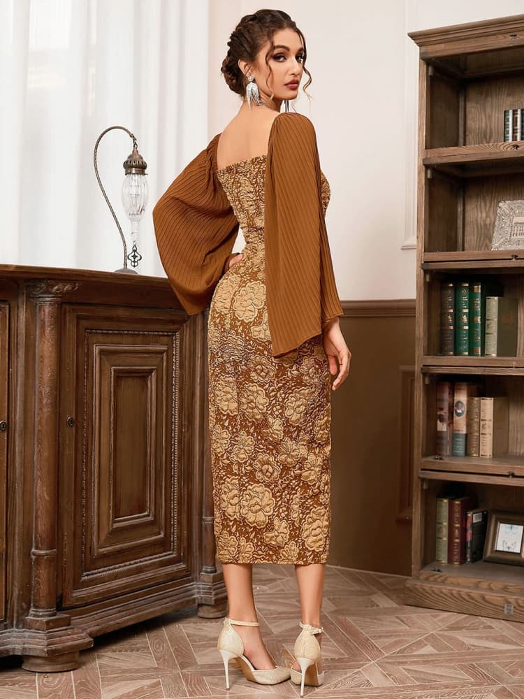 Uzun Kollu Sırt Dekolteli Bodycon Elbise