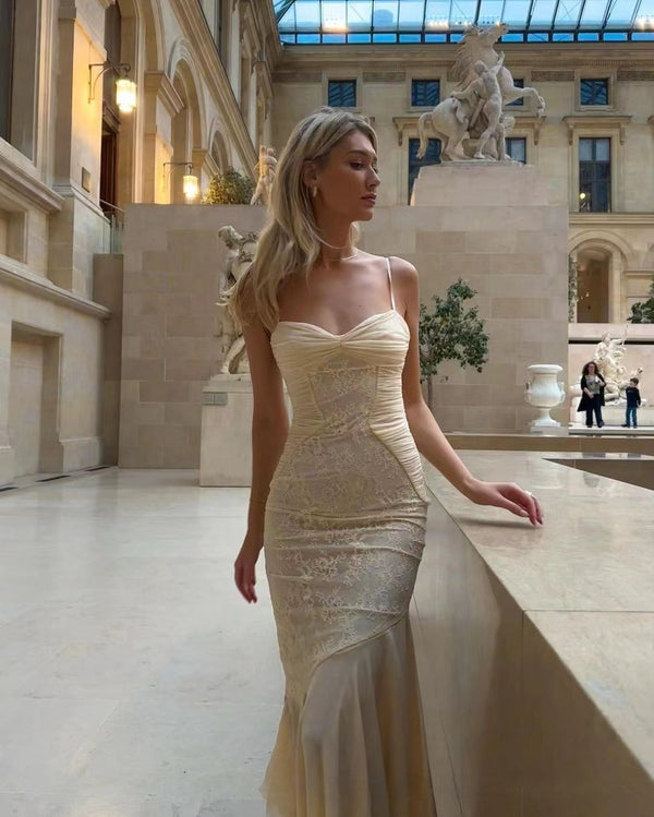 Şifon Dantelli Dekolteli Elbise