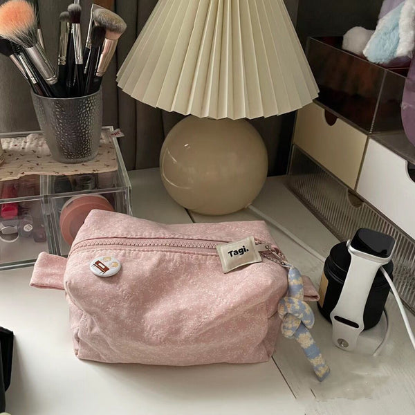 Pembe Çiçekli Makyaj Kesesi