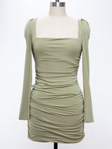 Sırtı Açık Vücuda Oturan Mini Elbiseler