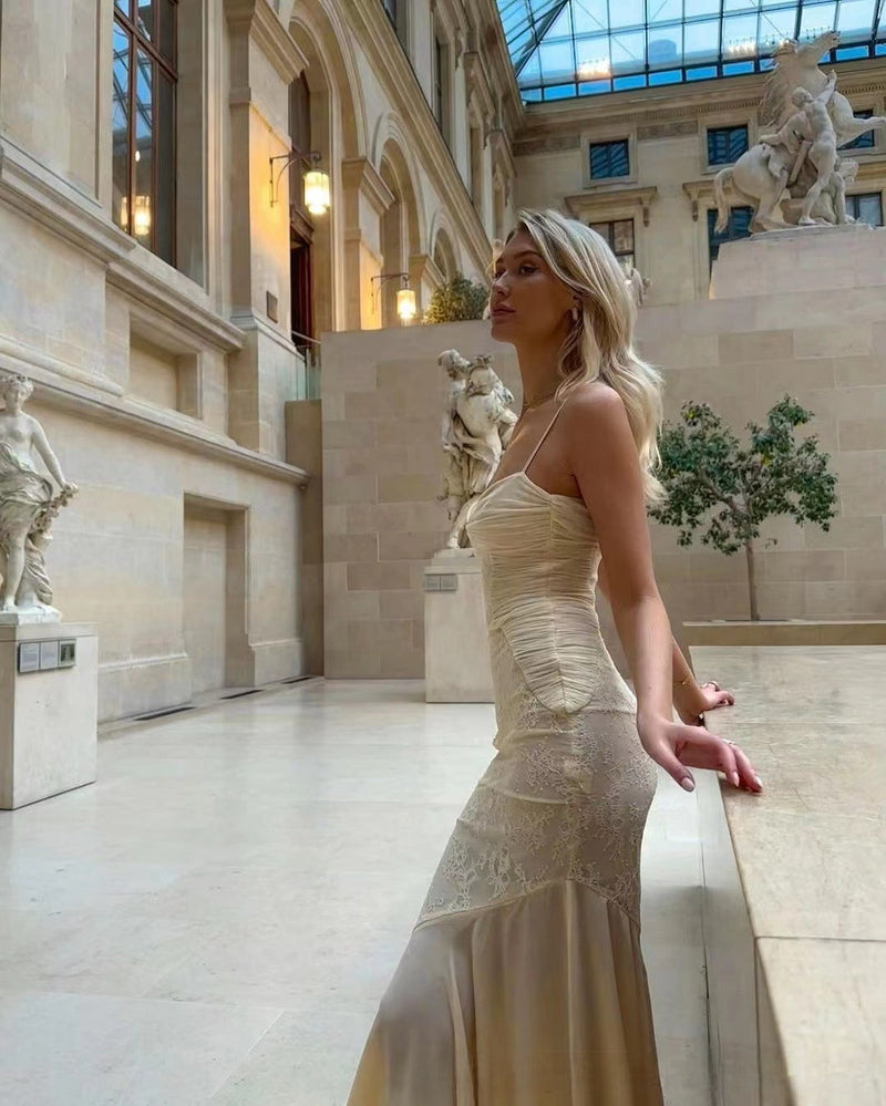 Şifon Dantelli Dekolteli Elbise