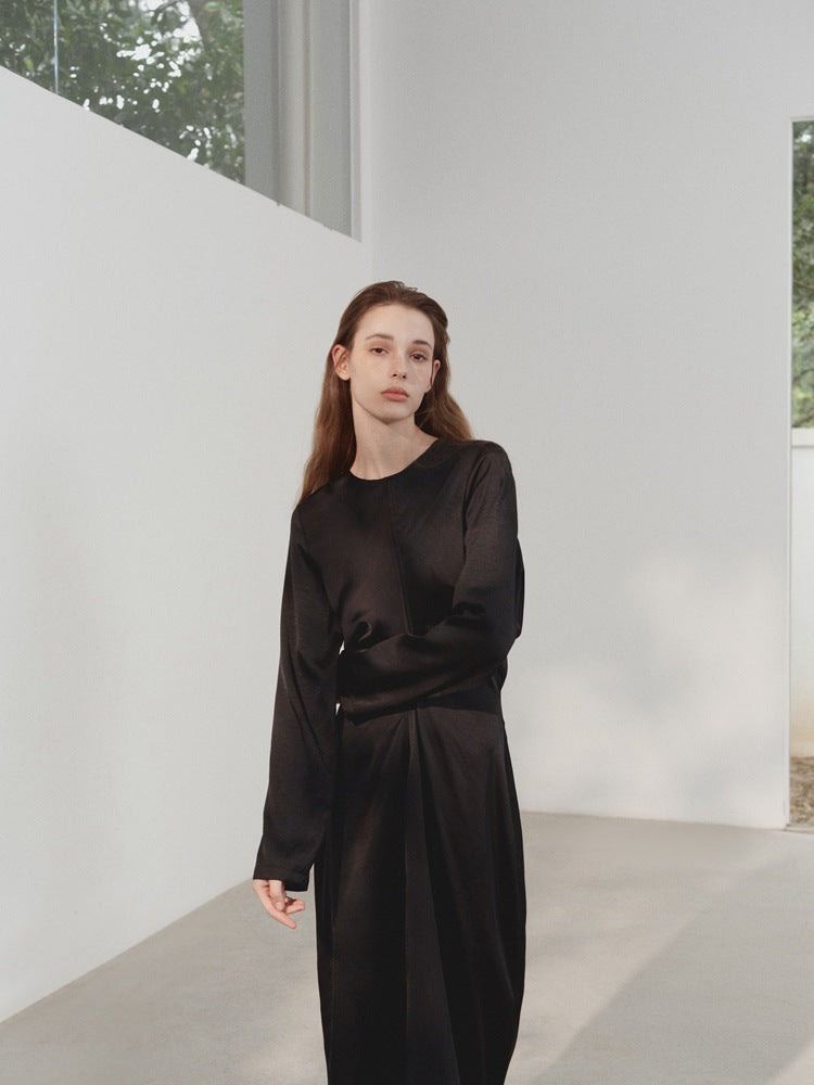 Beli Sıkıştırılmış Piliseli Elbise