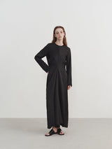 Beli Sıkıştırılmış Piliseli Elbise