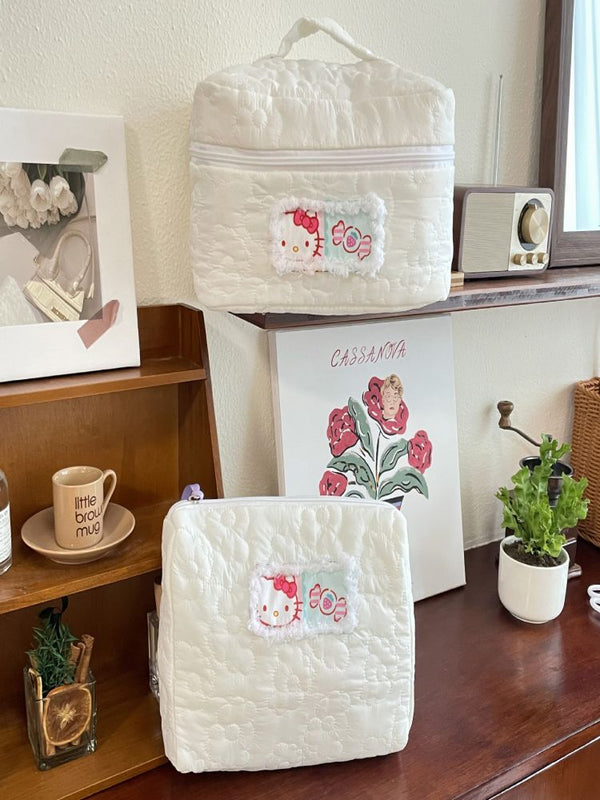 Dikişli Çiçek Makyaj Çantası