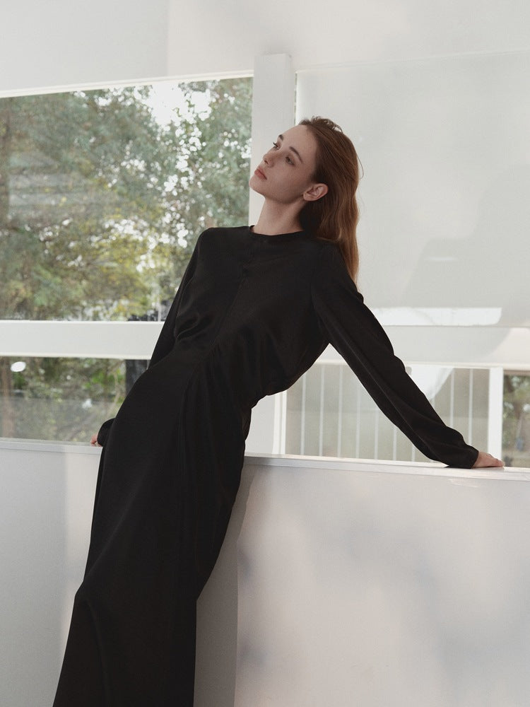 Beli Sıkıştırılmış Piliseli Elbise