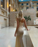 Şifon Dantelli Dekolteli Elbise