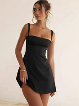 Roma - Figürü öne çıkaran elbise