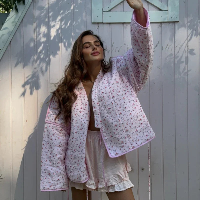 Pembe Çiçekli Bağcıklı Bol Kapitone Ceket