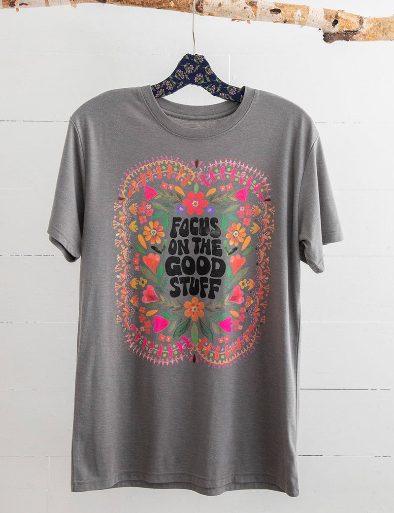 İyi Şeylere Odaklanmak Büyük Boy Tişört